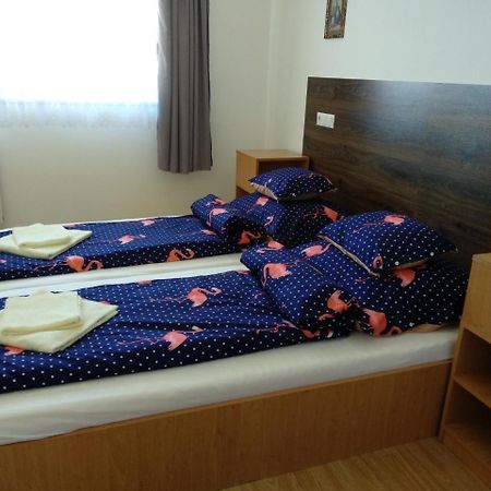 Acopark Vendeghaz Hotell Debrecen Exteriör bild
