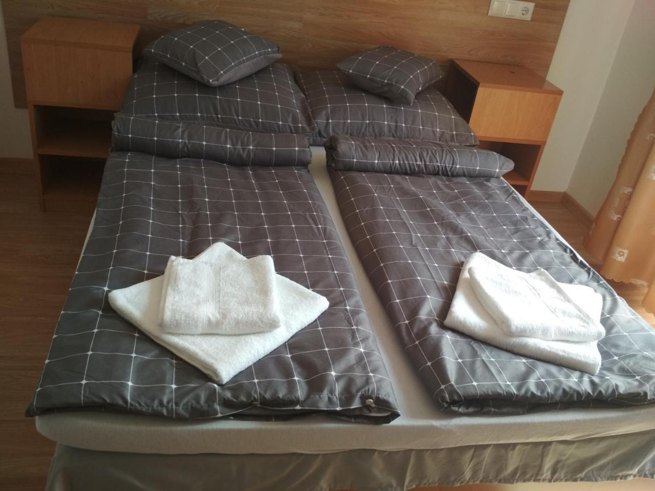 Acopark Vendeghaz Hotell Debrecen Exteriör bild