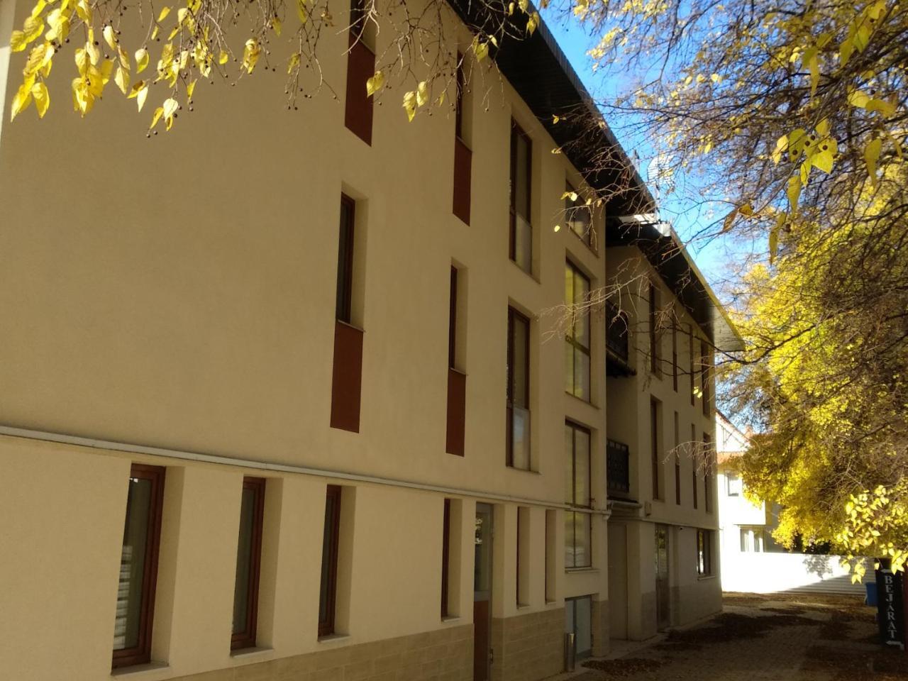 Acopark Vendeghaz Hotell Debrecen Exteriör bild