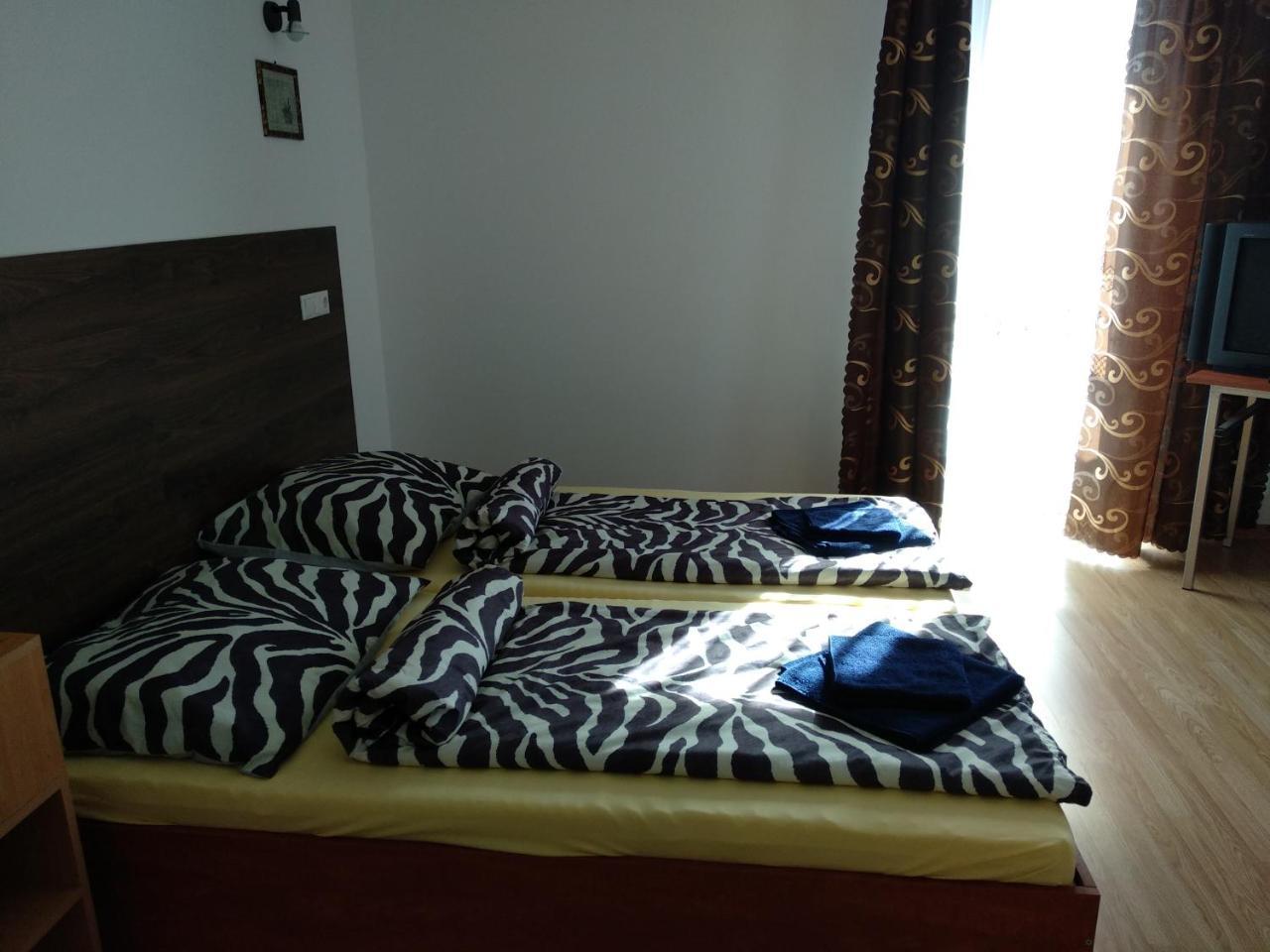 Acopark Vendeghaz Hotell Debrecen Exteriör bild