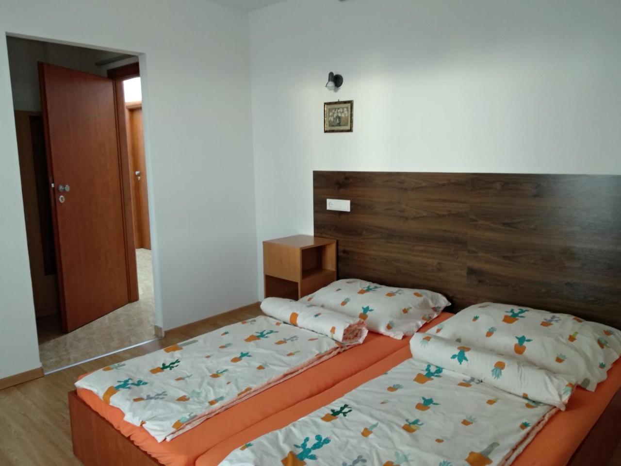 Acopark Vendeghaz Hotell Debrecen Exteriör bild